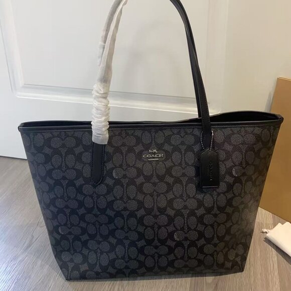 Coach Tote Bag - Picture 1 of 8